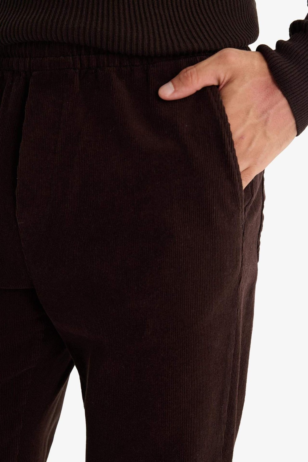 DeFacto Relax Fit Düz Paça Kadife Pantolon E8177AX25AU görsel 3