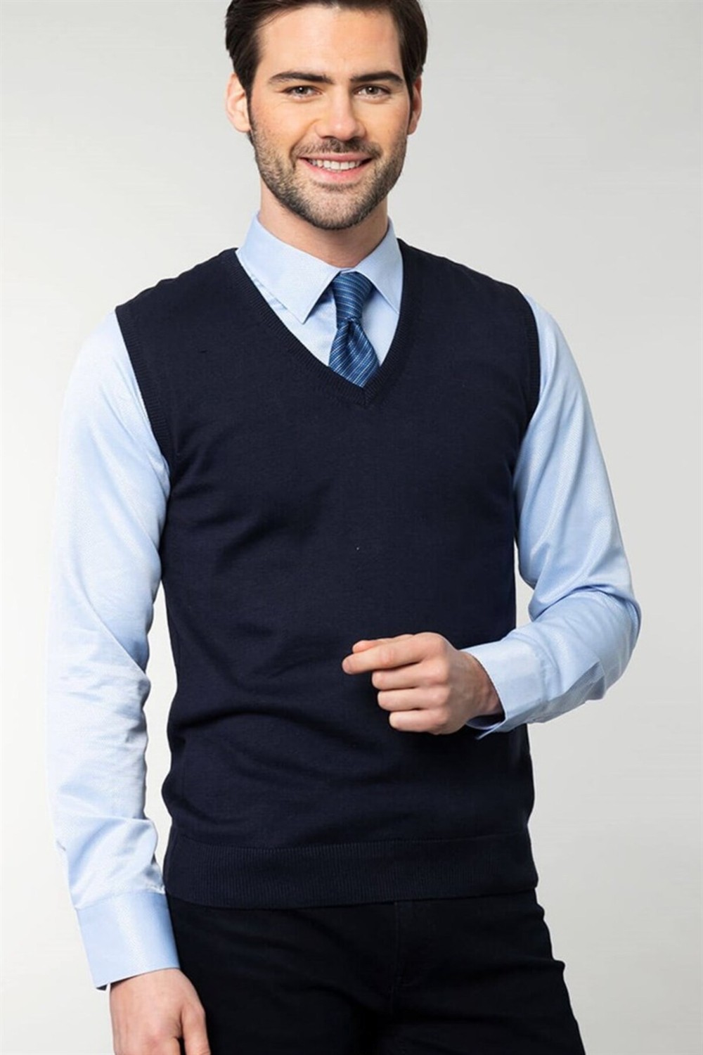 Tudors Erkek Slim Fit V Yaka Kendinden Desenli Siyah Süveter