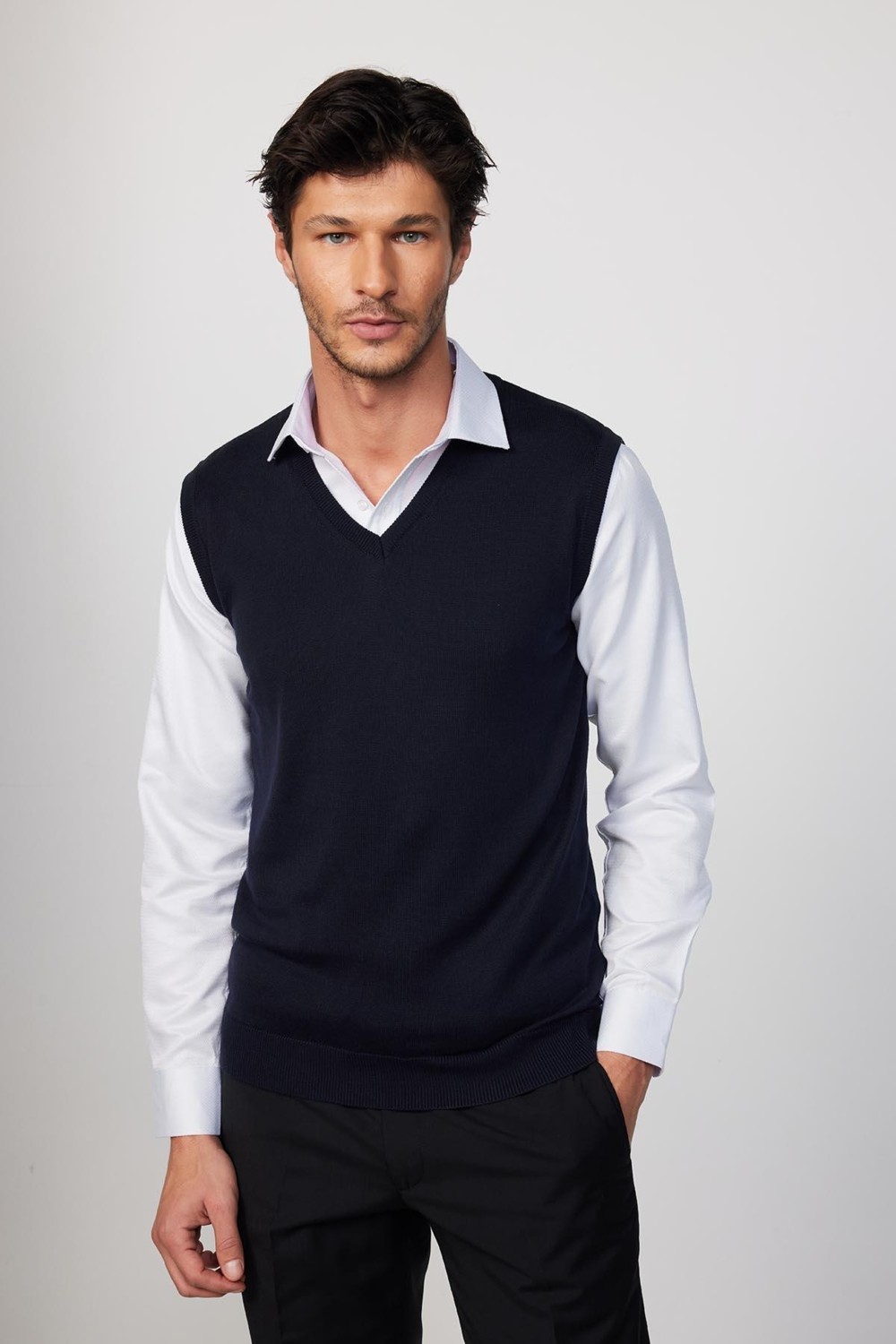 Tudors Slim Fit Dar Kesim V Yaka Kendinden Desenli Lacivert Erkek Süveter