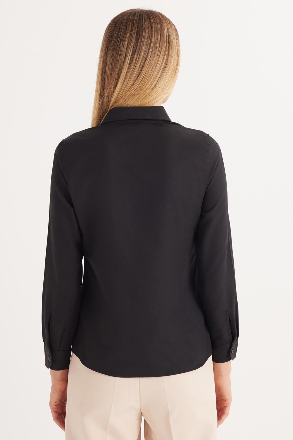 Tudors Kadın Slim Fit Dar Kesim Uzun Kollu Pamuklu Vücuda Oturan Dokulu Siyah Basic Gömlek görsel 8
