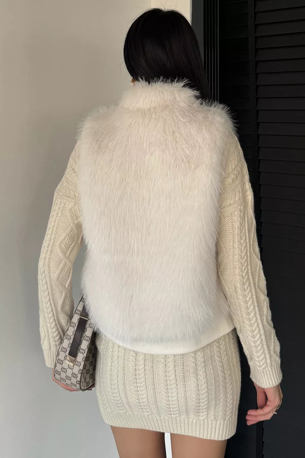 Gülseli Kadın Iç Astarlı Ön Fermuarlı Peluş Yelek P-00019200 görsel 4