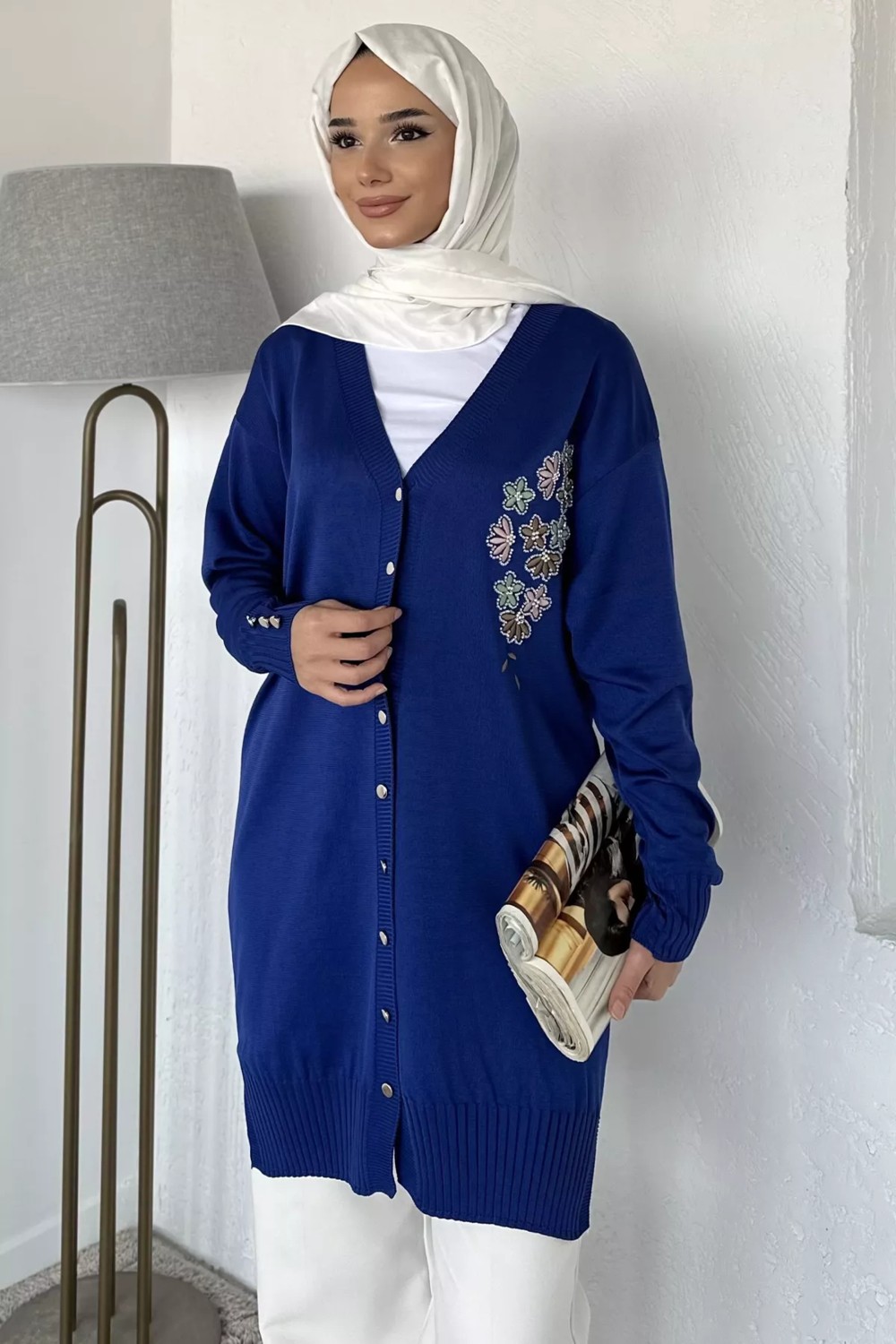 Julude Ön Düğmeli V Yaka Nakışlı Tesettür Triko Hırka P-00019049 görsel 5