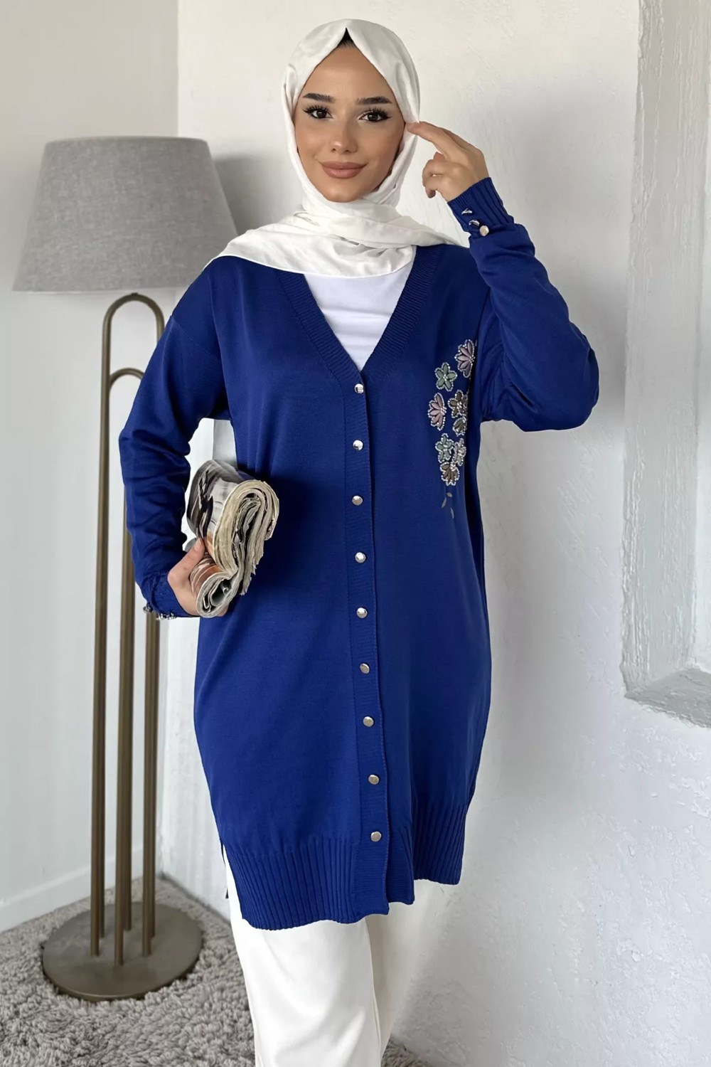 Julude Ön Düğmeli V Yaka Nakışlı Tesettür Triko Hırka P-00019049 görsel 6