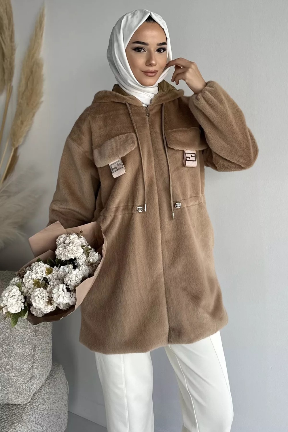 Julude Gülseli Kadın Kapüşonlu Tesettür Peluş Mont P-00019080