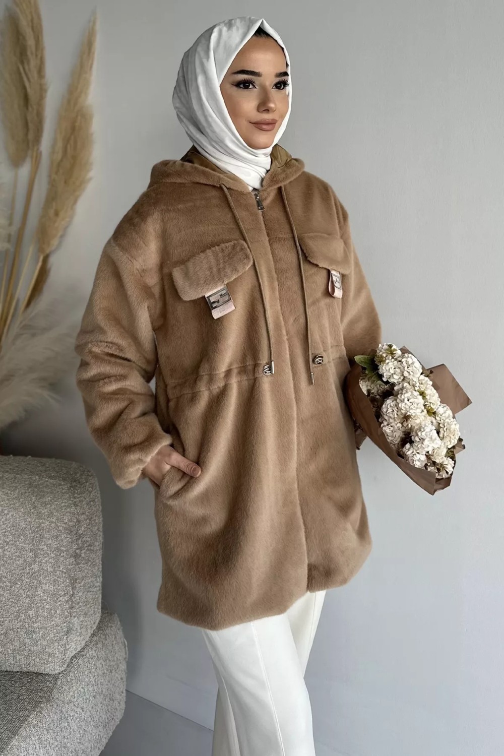Julude Gülseli Kadın Kapüşonlu Tesettür Peluş Mont P-00019080 görsel 2
