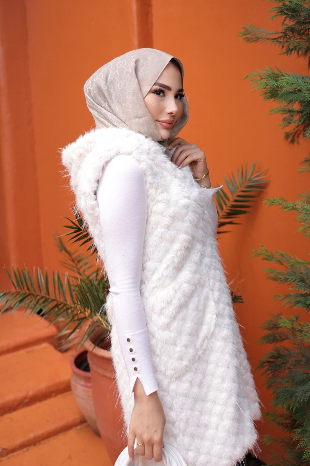 İmaj Butik Siyah Kapüşonlu Astarkı Kürk Yelek görsel 8