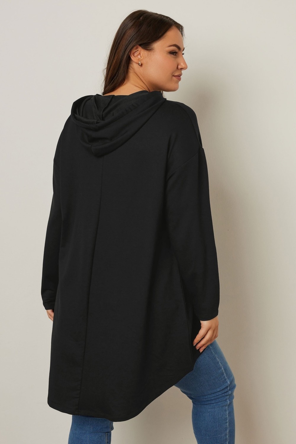 Büyük Beden Kapüşonlu Uzun Kollu Siyah Sweatshirt Kadın Asimetrik Kesim Ekstra Rahat görsel 5