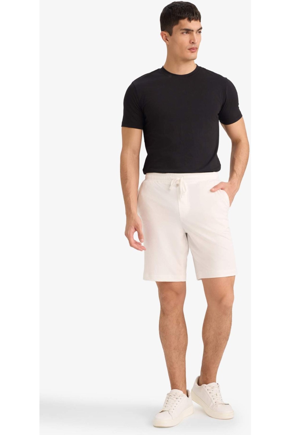 DeFacto Regular Fit Her Yöne Esneyen Krinkıl Bermuda Şort E0980AX25SM görsel 8