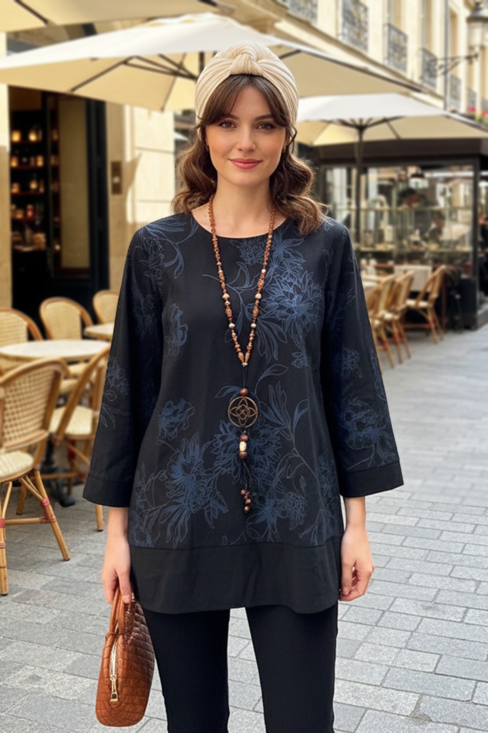 Lale Butik Kolye Detaylı Desenli Bluz 31532 Lacivert