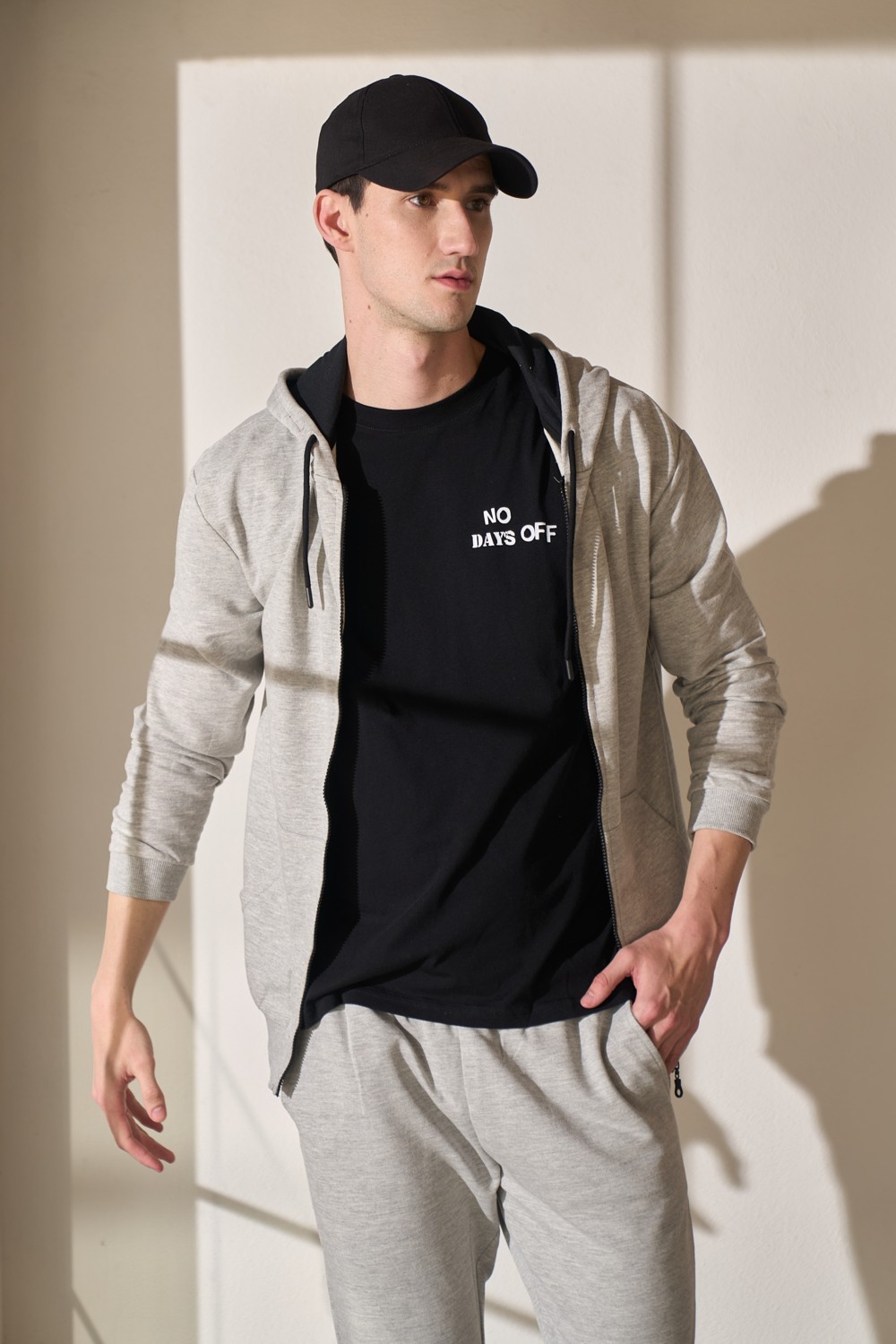 Defy's Arda Erkek %100 Pamuk 2 İplik Şardonsuz Oversize Kapüşonlu Fermuarlı Siyah Sweatshirt