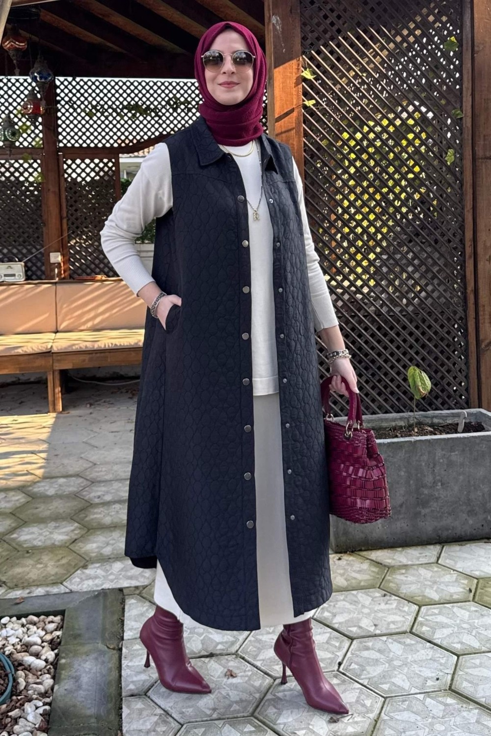 Rabia Şamlı Safir Kapitone Yelek Siyah görsel 4