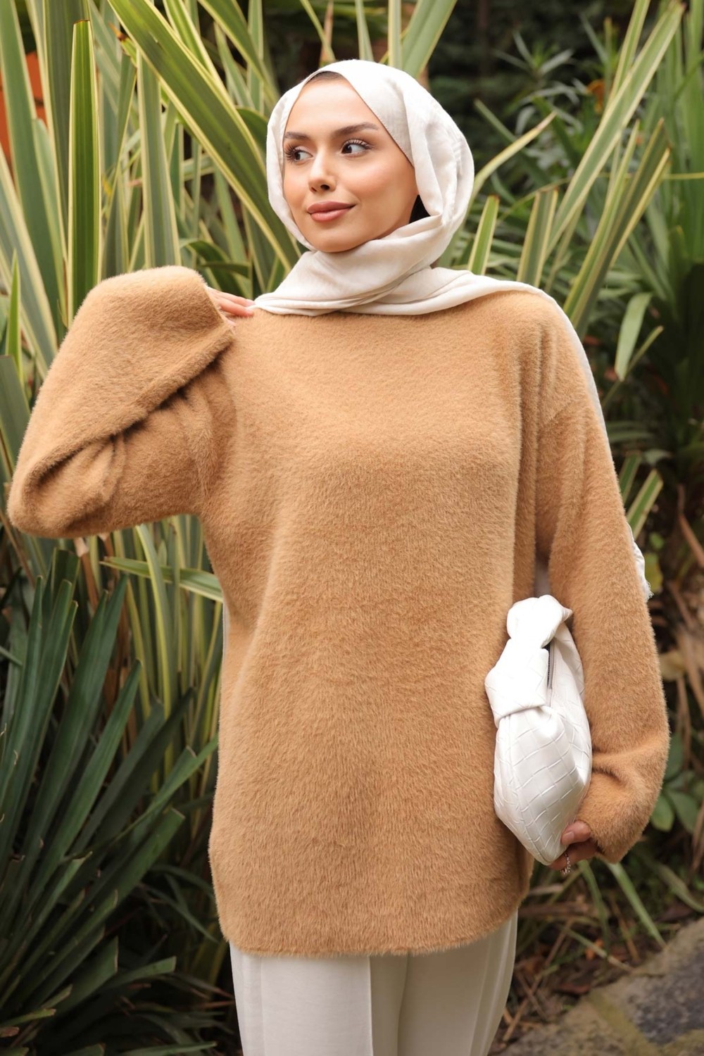 İmaj Butik Siyah Dik Yaka Angora Yumoş Triko Kazak