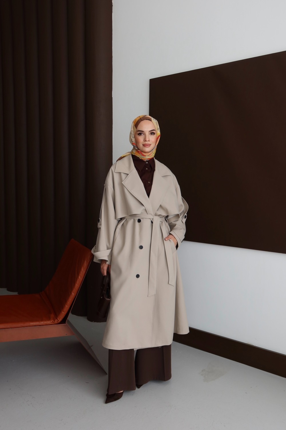 Esila Butik Kruvaze Yaka Astarlı Kuşak Detaylı Kadın Tesettür Trençkot görsel 3