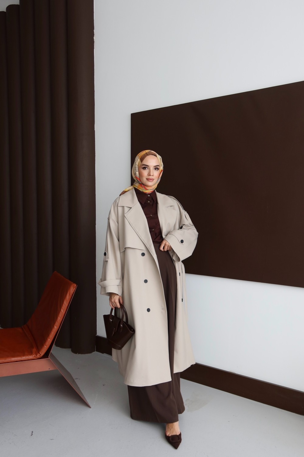 Esila Butik Kruvaze Yaka Astarlı Kuşak Detaylı Kadın Tesettür Trençkot görsel 5