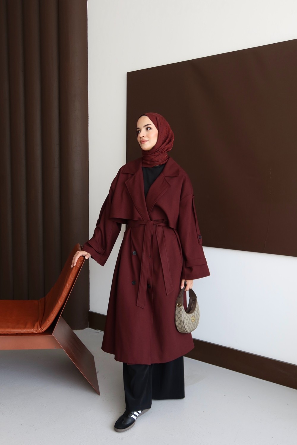 Esila Butik Kruvaze Yaka Astarlı Kuşak Detaylı Kadın Tesettür Trençkot