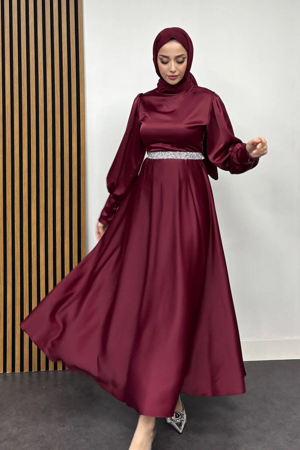 Tesettür Diyarı Bel Taş Detaylı Kolu Manşetli Abiye- Bordo