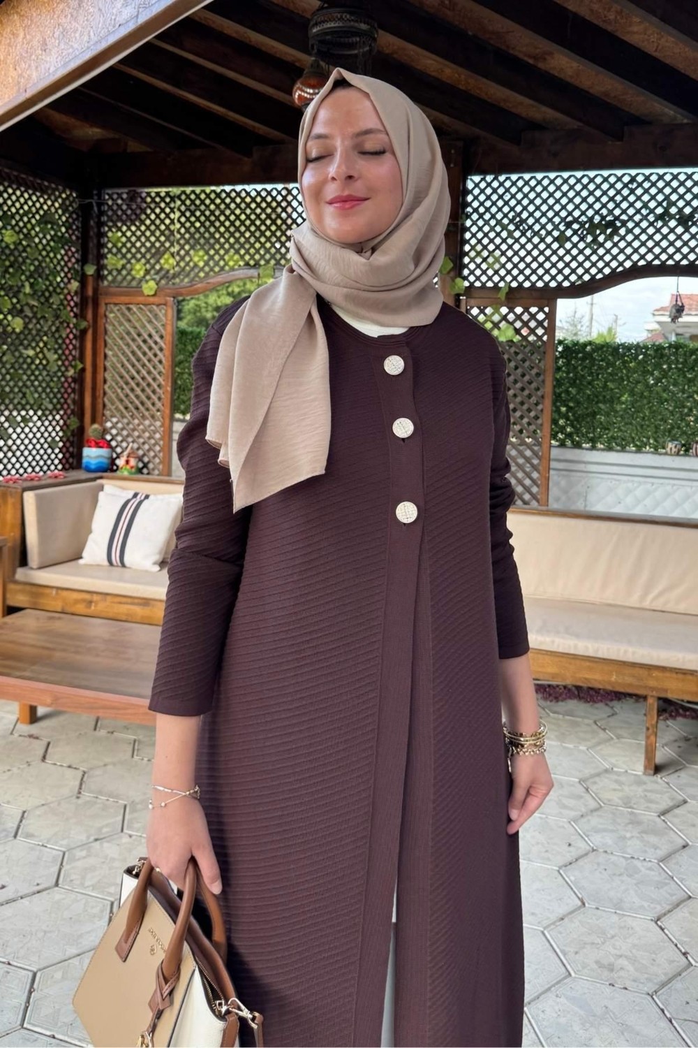 Rabia Şamlı Rabia Sinem Çelik Örme Triko Hırka Acı Kahve Kalın Kumaşlı Şık Tasarım Özellikli görsel 4