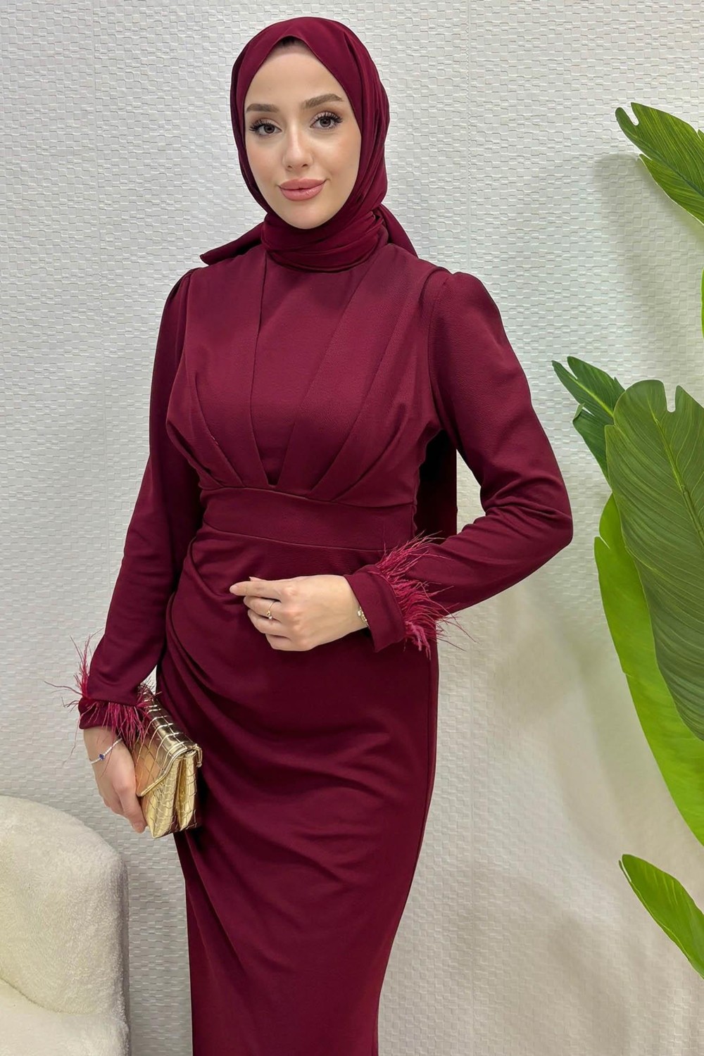 Tesettür Diyarı Krep Kumaş Kolları Tüy Detaylı Abiye-Bej görsel 2