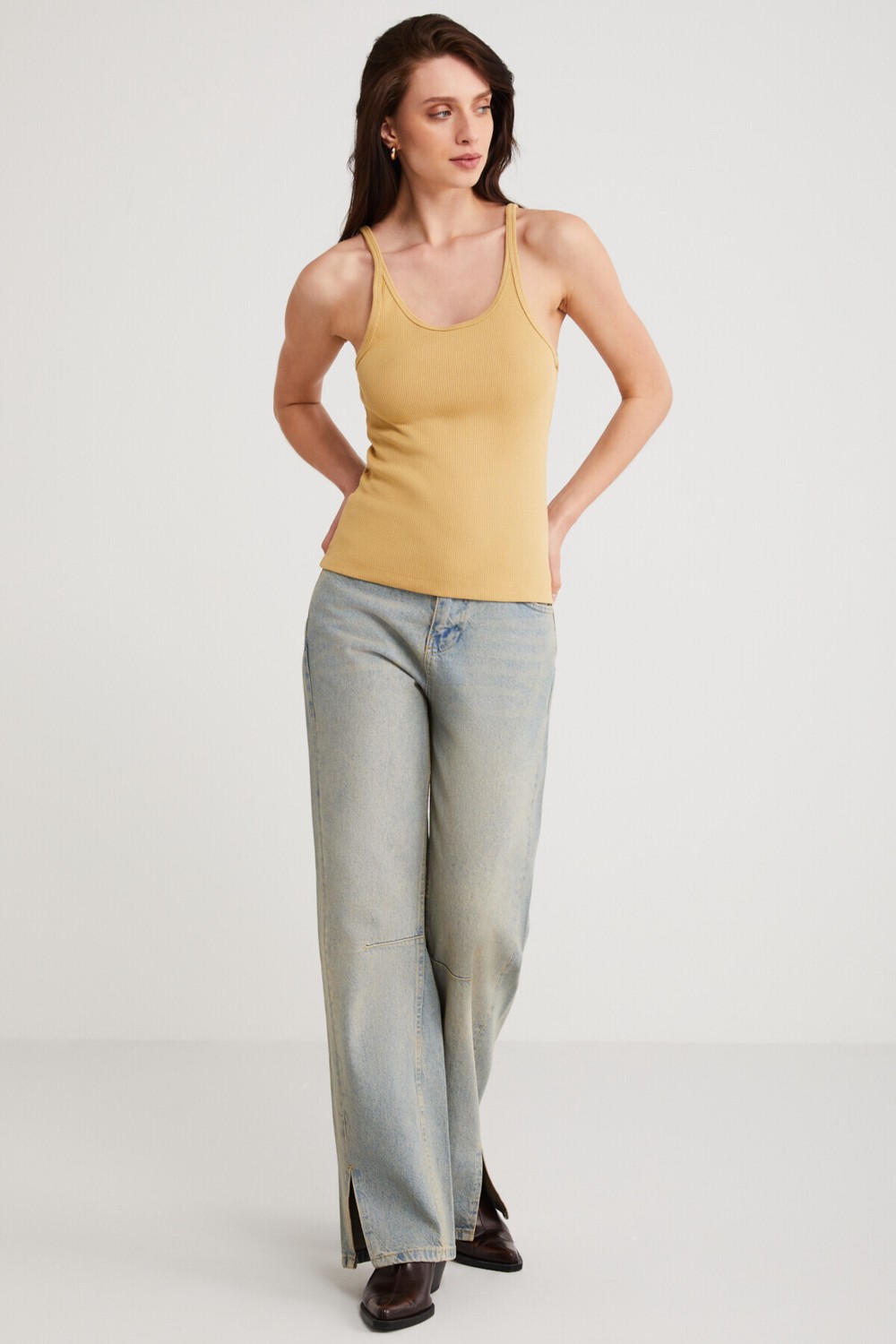 Ethiquet Lızeth Kadın Slim Fit Dar Kesim Oyuk Yaka Ince Askılı Basic Hardal Atlet görsel 2