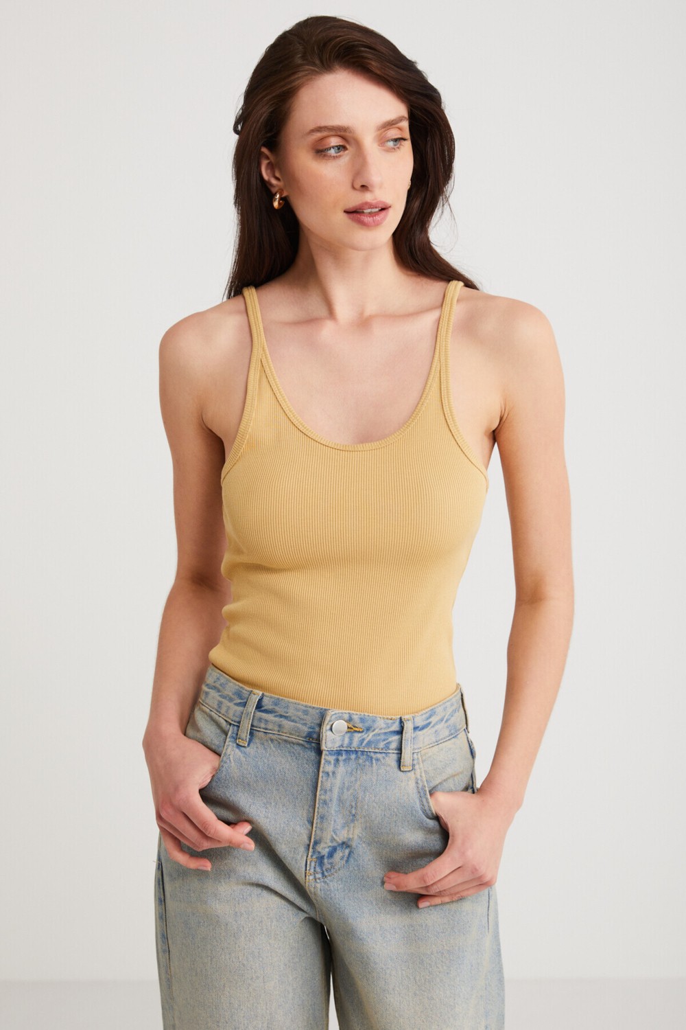 Ethiquet Lızeth Kadın Slim Fit Dar Kesim Oyuk Yaka Ince Askılı Basic Hardal Atlet görsel 5
