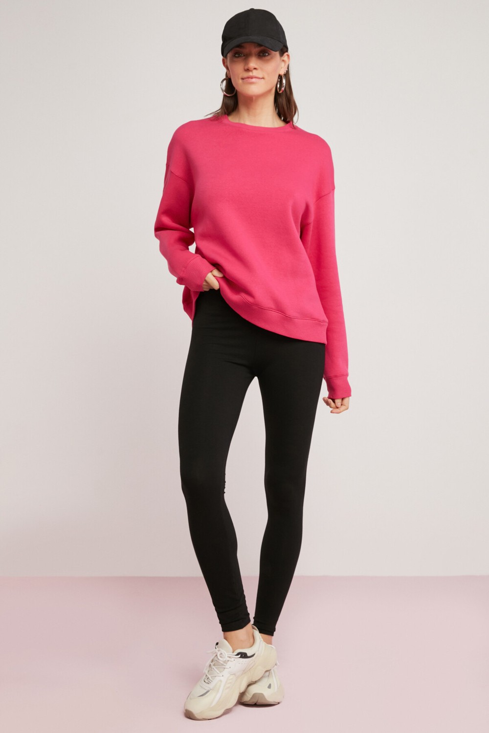 Sonic Modest Alfreda Kadın Pamuklu Içi Polarlı Yumuşacık Yuvarlak Yaka Comfort Fit Basıc Beyaz Sweatshirt görsel 4