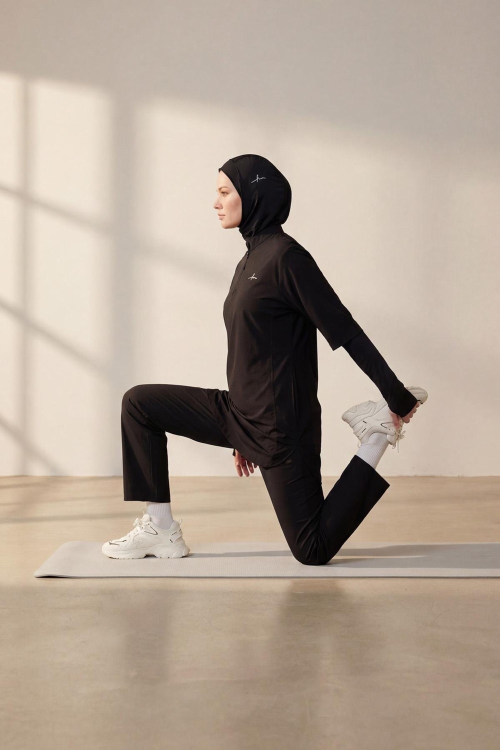 Haşema Active H-Per Fit Lazer Kesim Detaylı Siyah Tesettür Antrenman Üstü Act-33