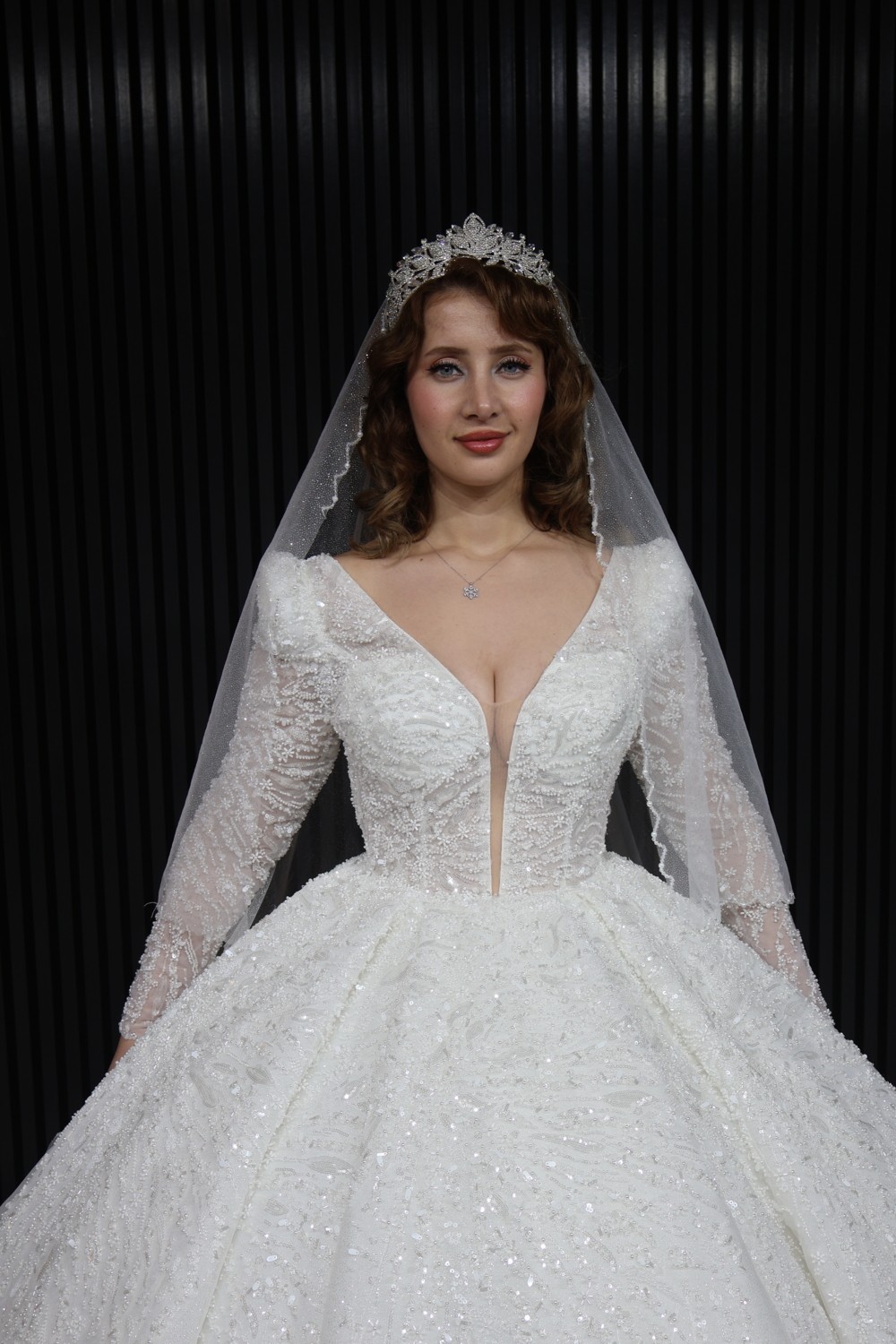 Almila Gelinlik görsel 8