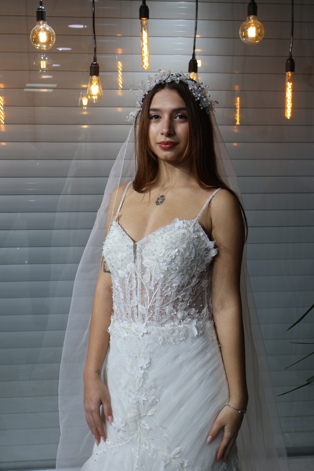 Almila Gelinlik