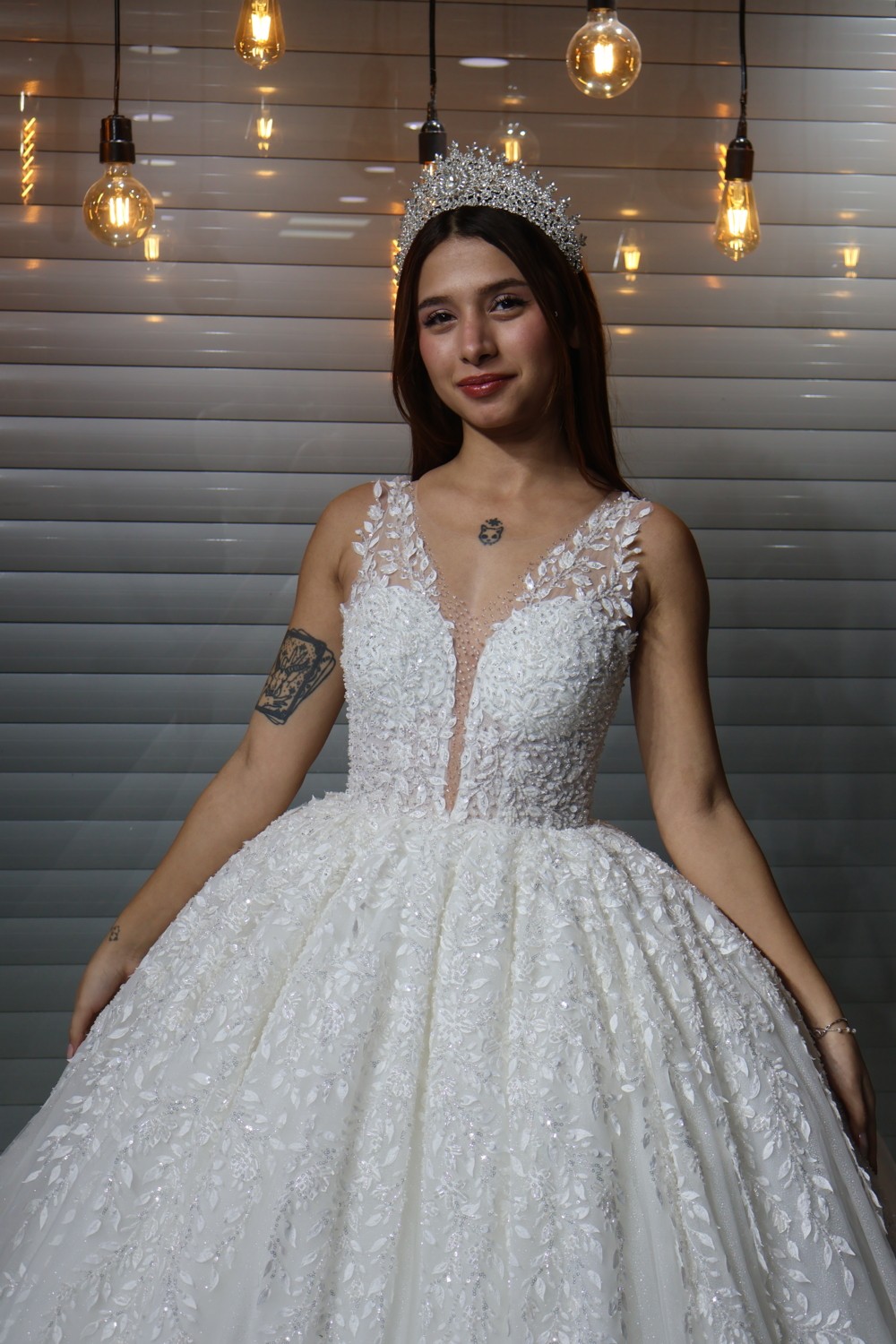 Almila Gelinlik