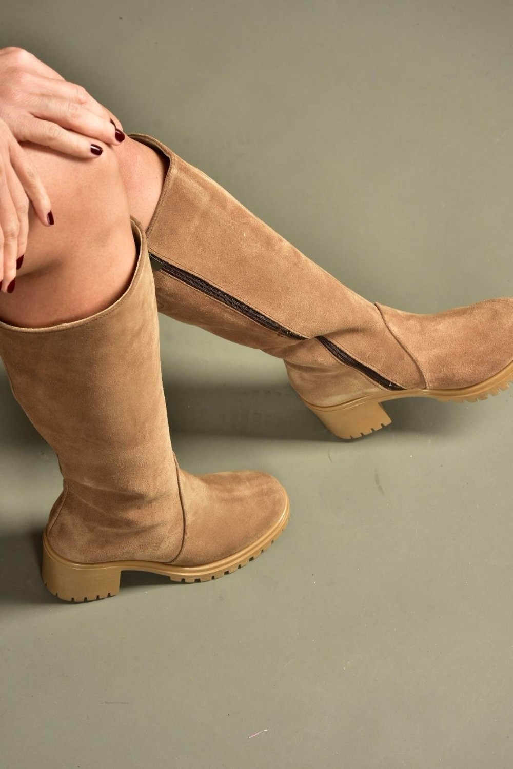 Fox Shoes Kadın Taba/Kahverengi Deri Süet Kalın Topuklu Çizme Günlük Kullanım İçin Şık Tasarım görsel 3