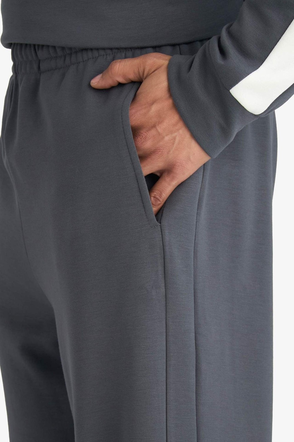 DeFacto Sıcak Tutan Relax Fit Düz Paça Modal Jogger Eşofman Altı G5145AX25WN görsel 4