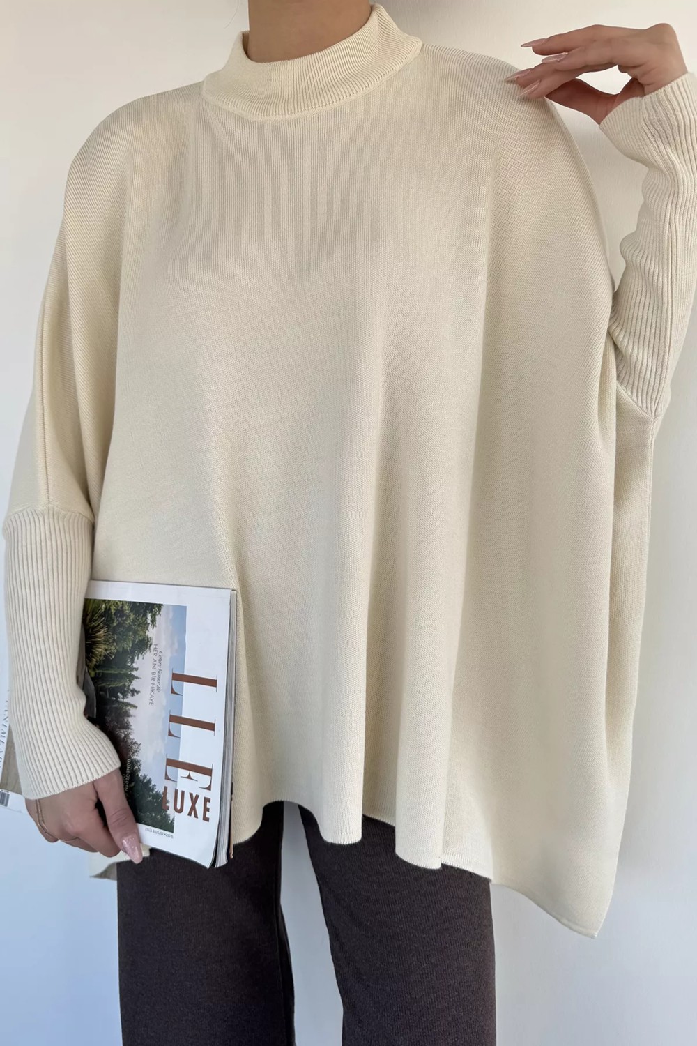 Gülseli Kadın Bisiklet Yaka Düz Renk Triko Panço P-00018933 görsel 3