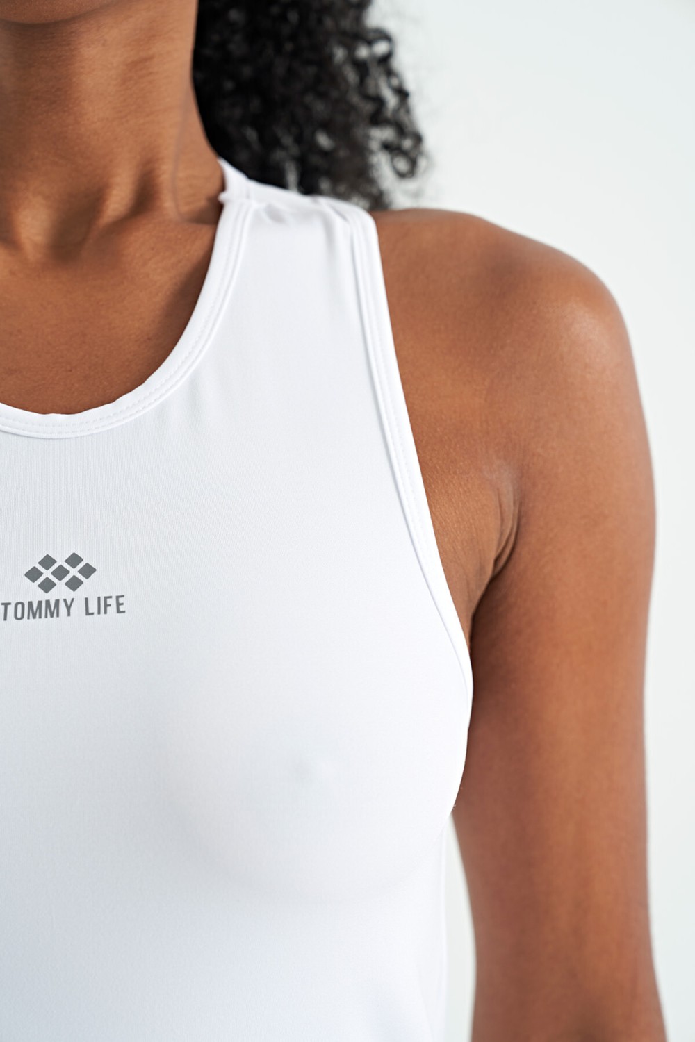 Tommy Life İndigo Yırtmaç Detaylı O Yaka Sıfır Kollu Standart Kalıp Kadın Spor Atlet - 97256 görsel 5