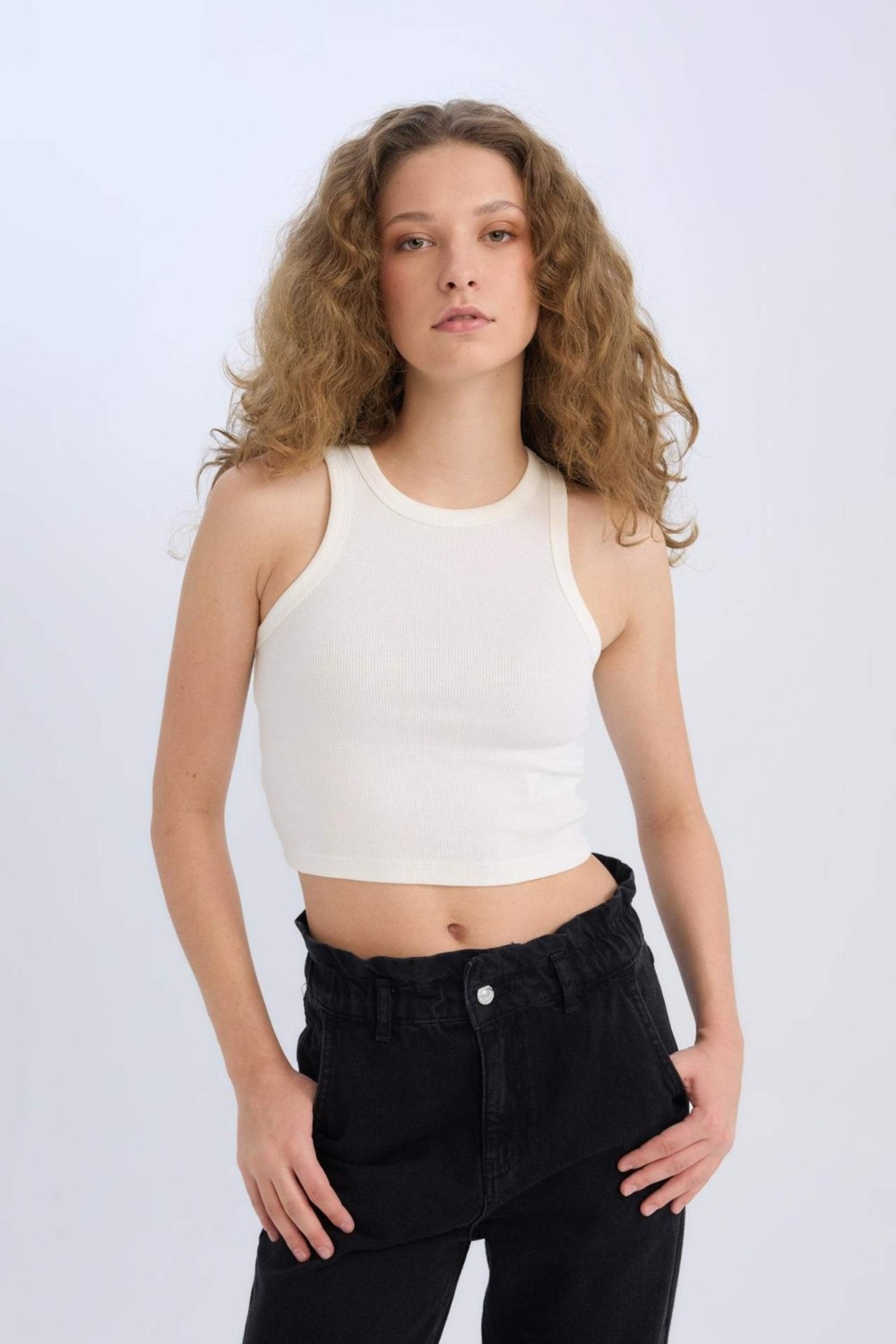 DeFacto Fitted Halter Yaka Fitilli Kaşkorse Atlet U0357AZ25SM görsel 3