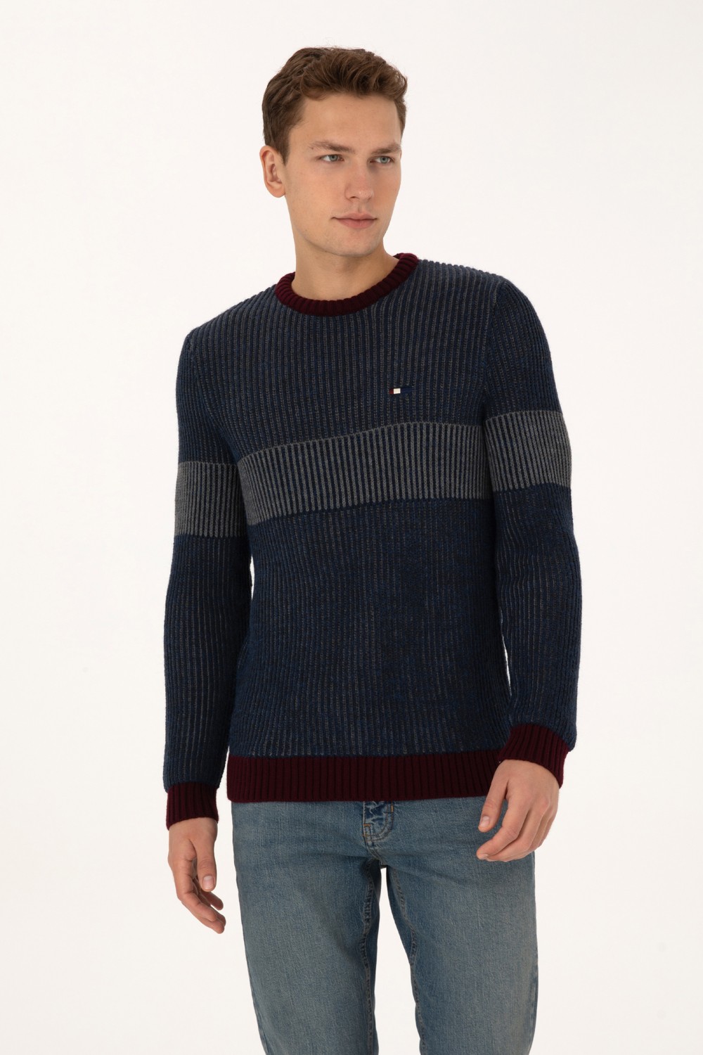 U.S. Polo Assn. Erkek Slim Fit Bisiklet Yaka Lacivert Kazak 50314958-VR033 görsel 3