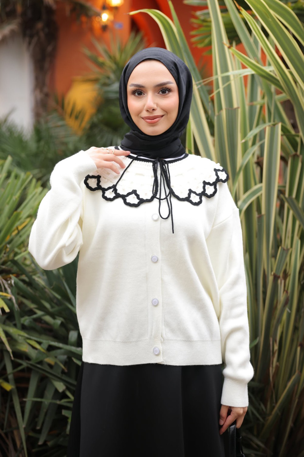 İmaj Butik Lacivert Yaka Dantel Detaylı Düğmeli Triko Hırka