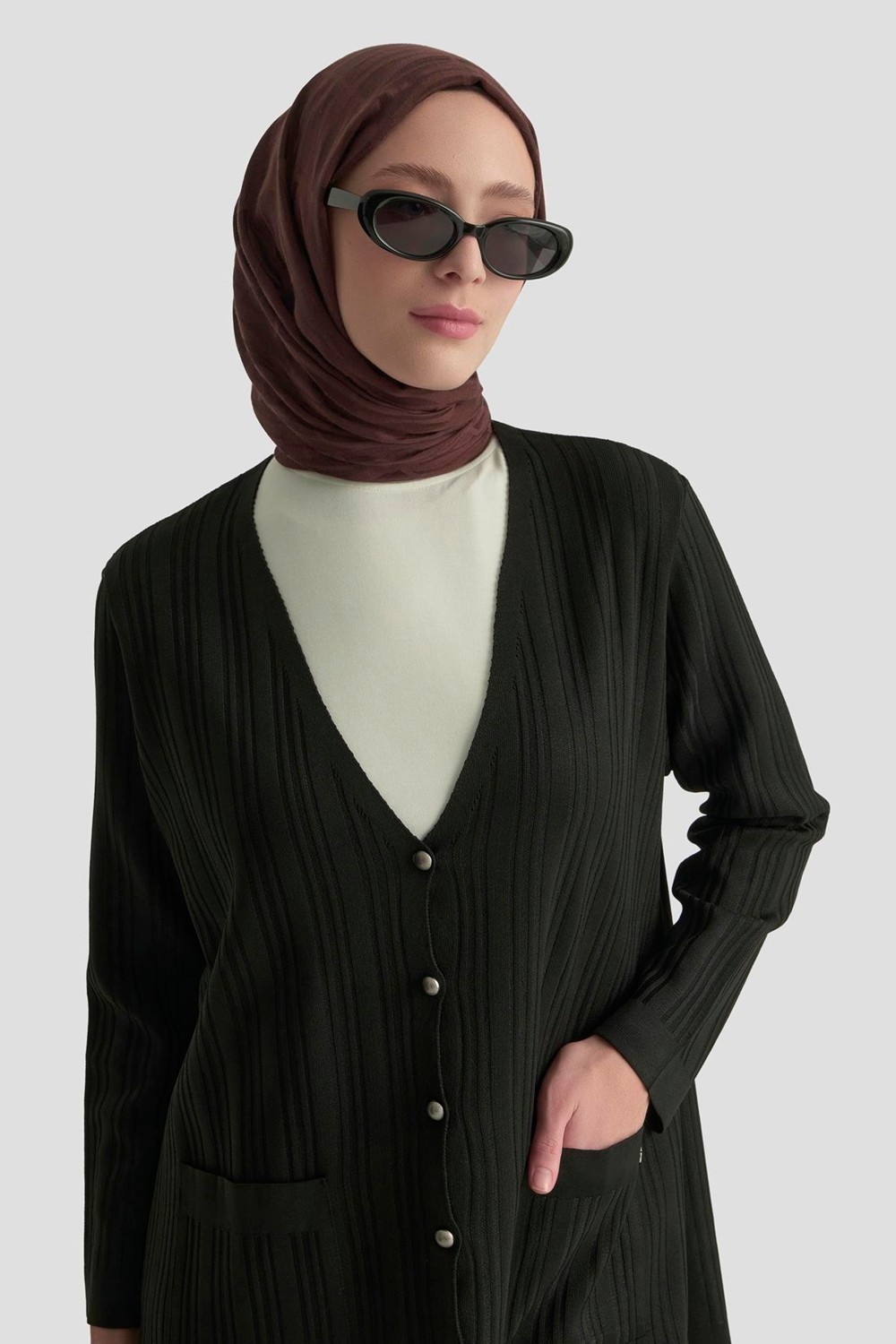 Armine Trend Çizgi Detaylı Cepli Düğmeli Triko Hırka Siyah 25YTD570 görsel 3