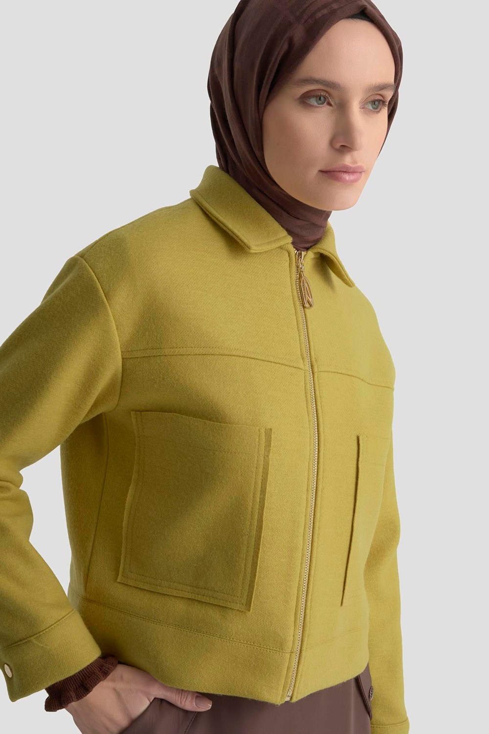 Armine Trend Boydan Fermuarlı Cep Detaylı Kısa Ceket Asit 25KT517 görsel 2