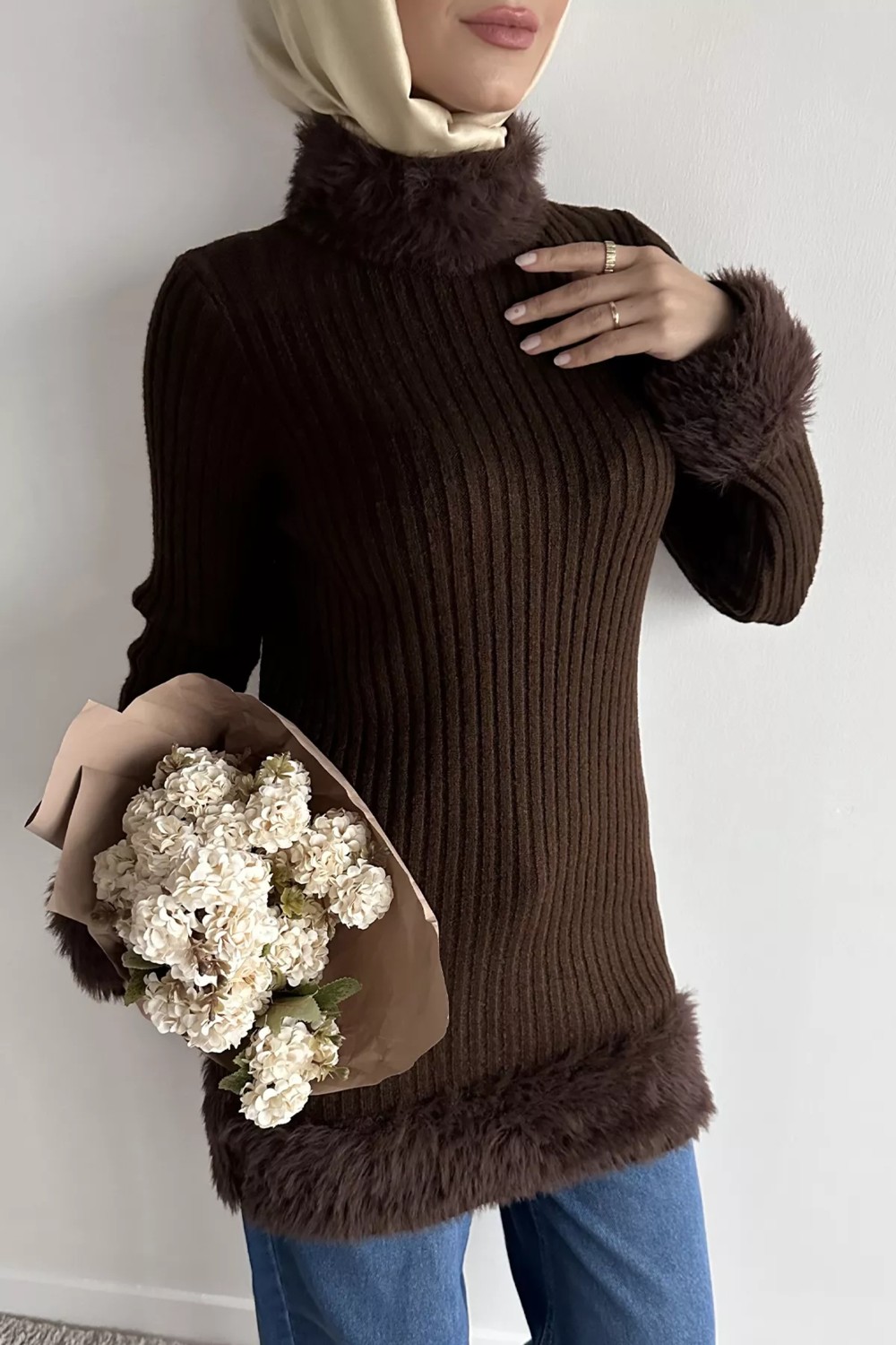 Julude Gülseli Peluş Detaylı Kendinden Çizgi Desenli Tesettür Triko Tunik P-00020134