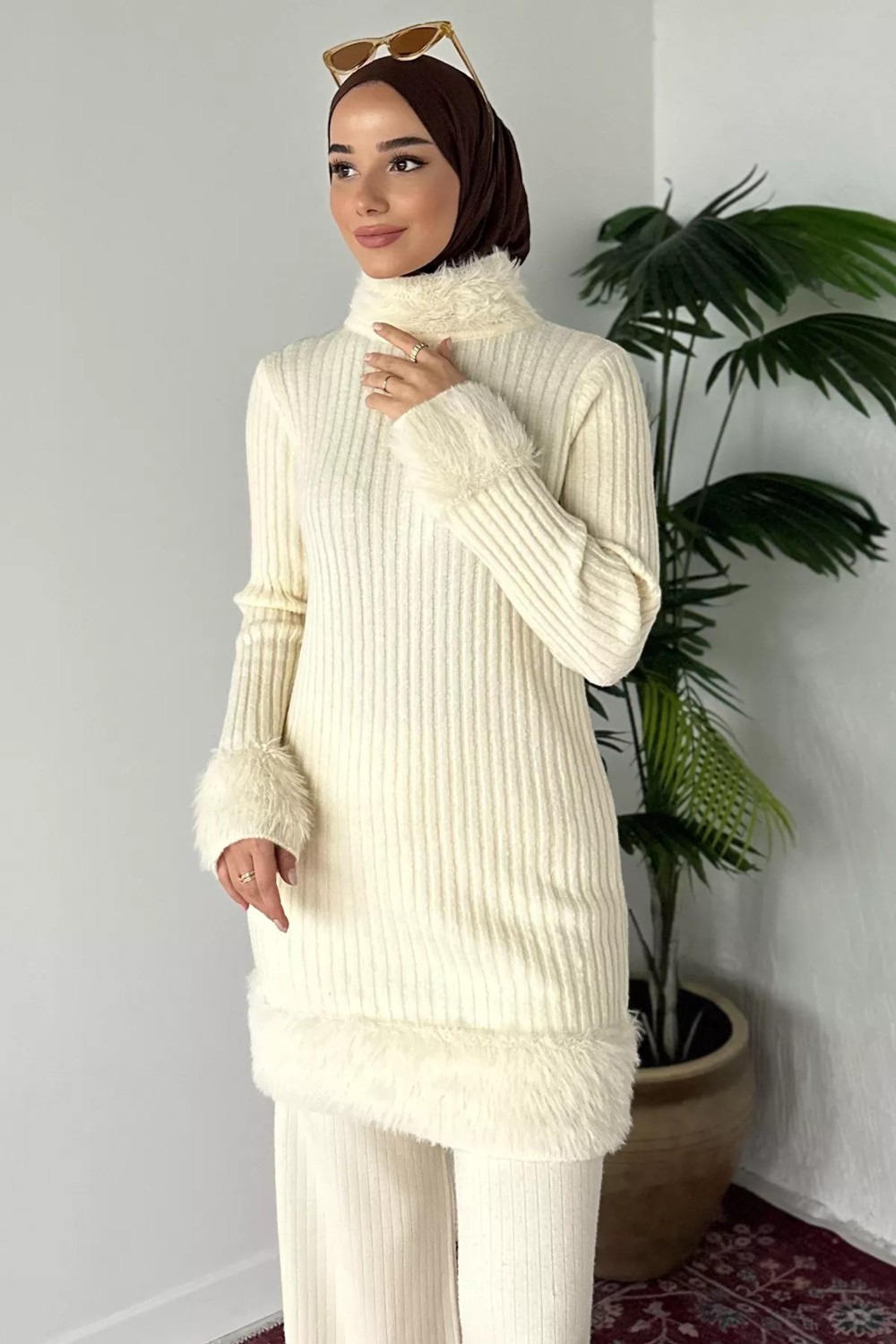 Julude Gülseli Peluş Detaylı Kendinden Çizgi Desenli Tesettür Triko Tunik P-00020134 görsel 5