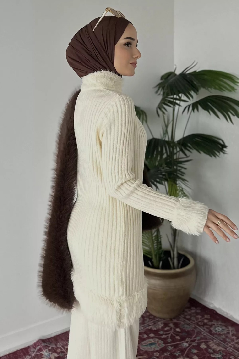 Julude Gülseli Peluş Detaylı Kendinden Çizgi Desenli Tesettür Triko Tunik P-00020134 görsel 7