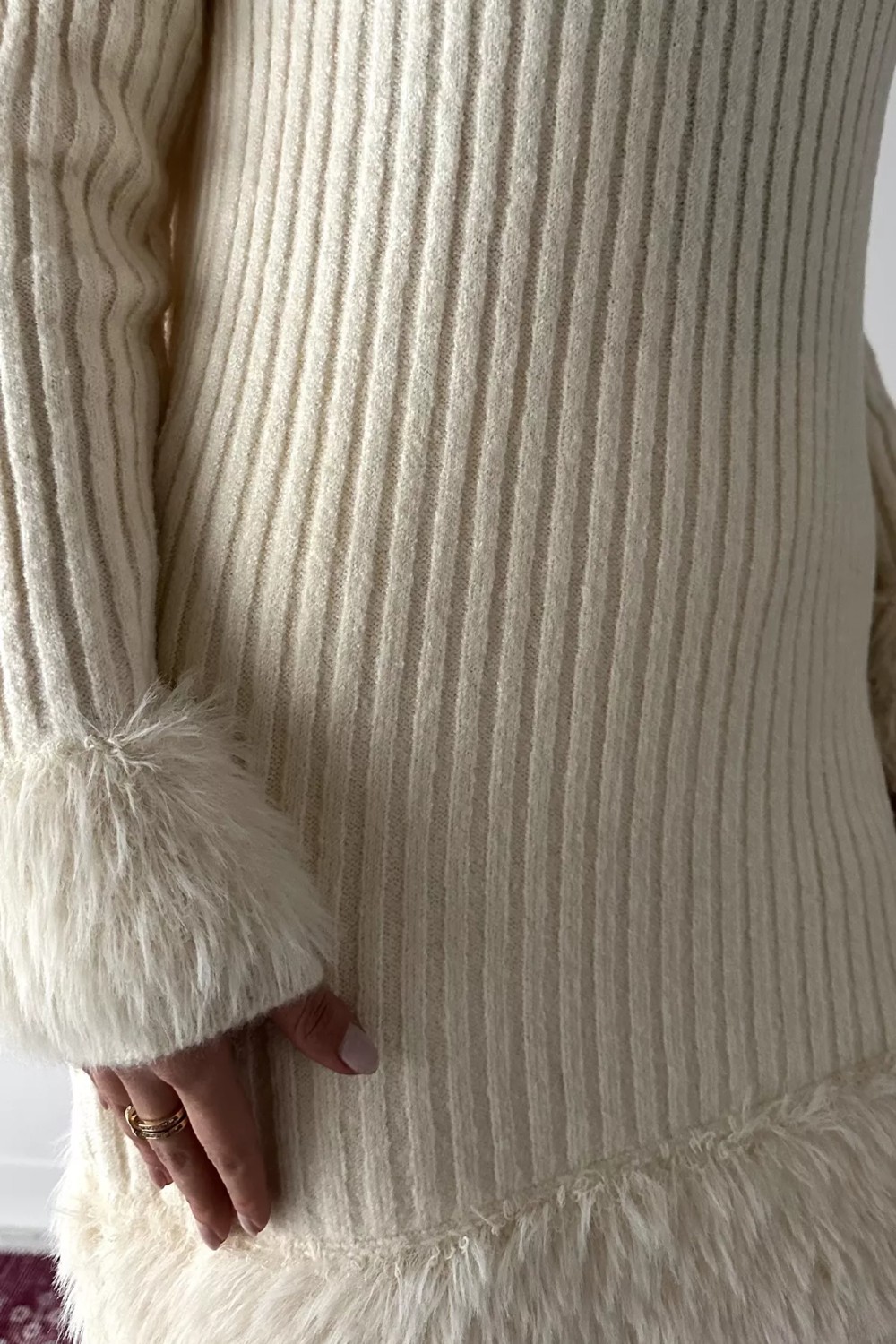 Julude Gülseli Peluş Detaylı Kendinden Çizgi Desenli Tesettür Triko Tunik P-00020134 görsel 8