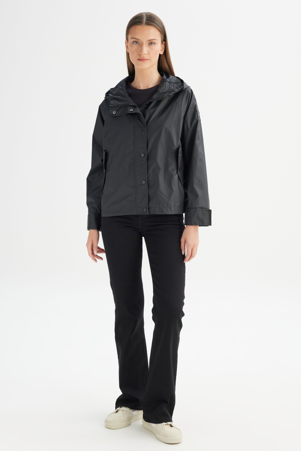 Wrangler Regular Fit Normal Kesim Kapüşonlu Siyah Ince Mont görsel 2