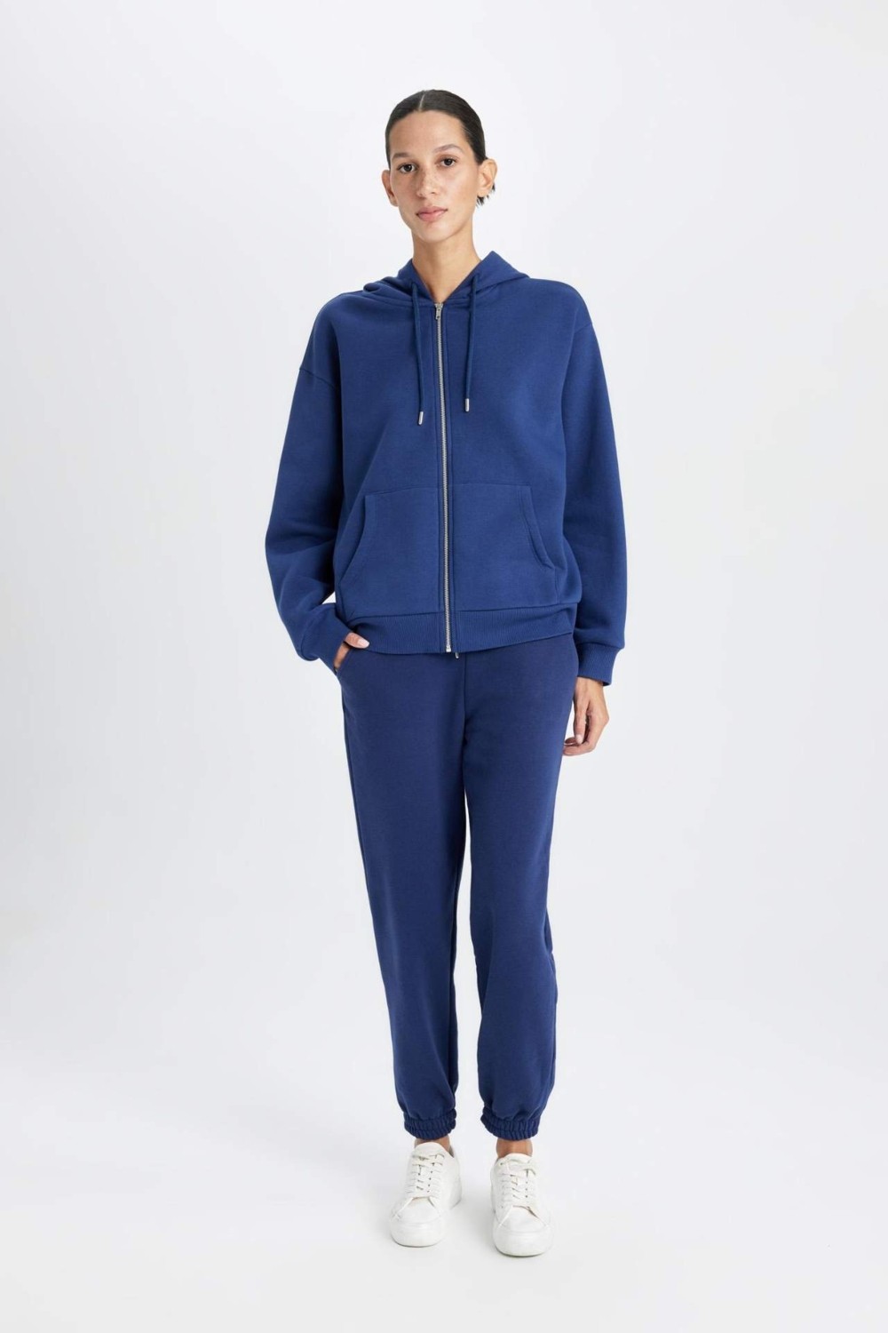 DeFacto Relax Fit Kapüşonlu Cepli Basic Düz Fermuarlı Sweatshirt C1809AX24WN görsel 2