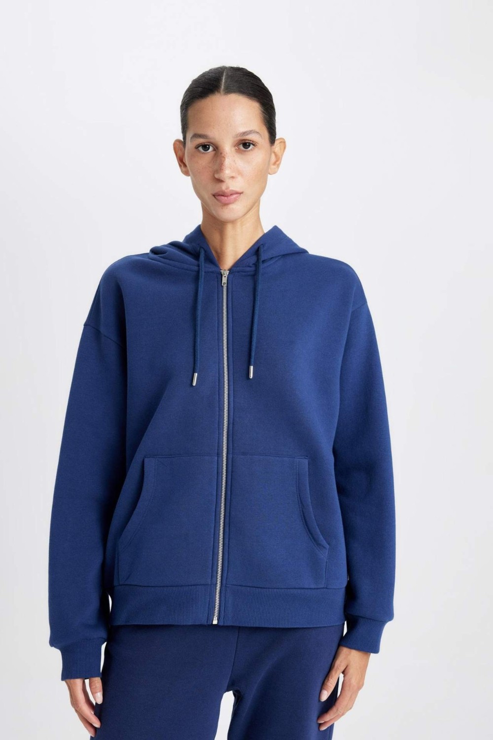 DeFacto Relax Fit Kapüşonlu Cepli Basic Düz Fermuarlı Sweatshirt C1809AX24WN görsel 3