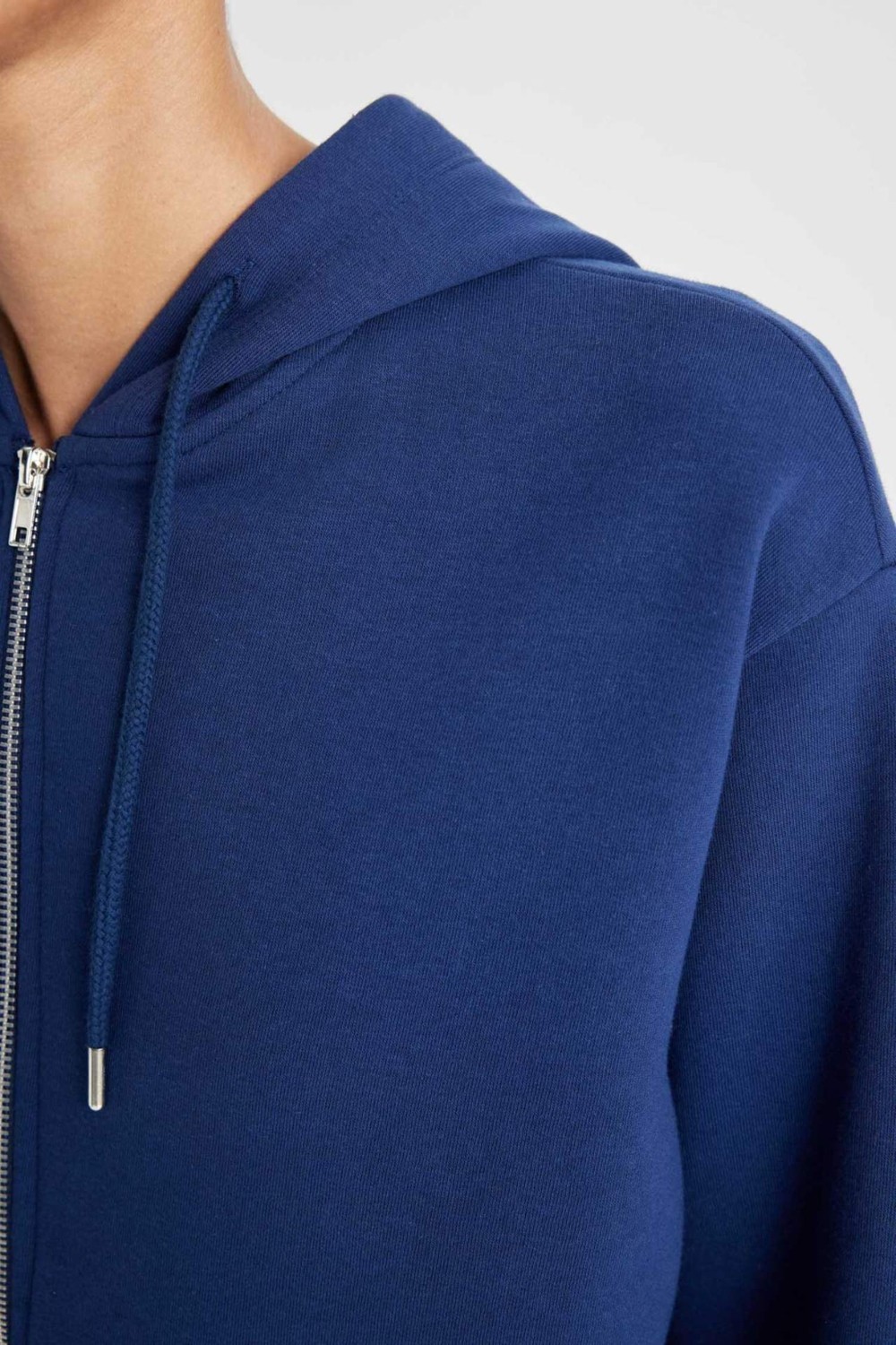 DeFacto Relax Fit Kapüşonlu Cepli Basic Düz Fermuarlı Sweatshirt C1809AX24WN görsel 4