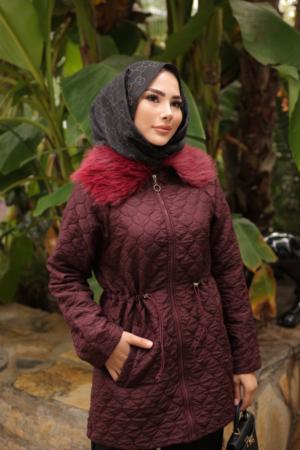 İmaj Butik Mürdüm Yaka Kürklü Kapitone Mont görsel 4