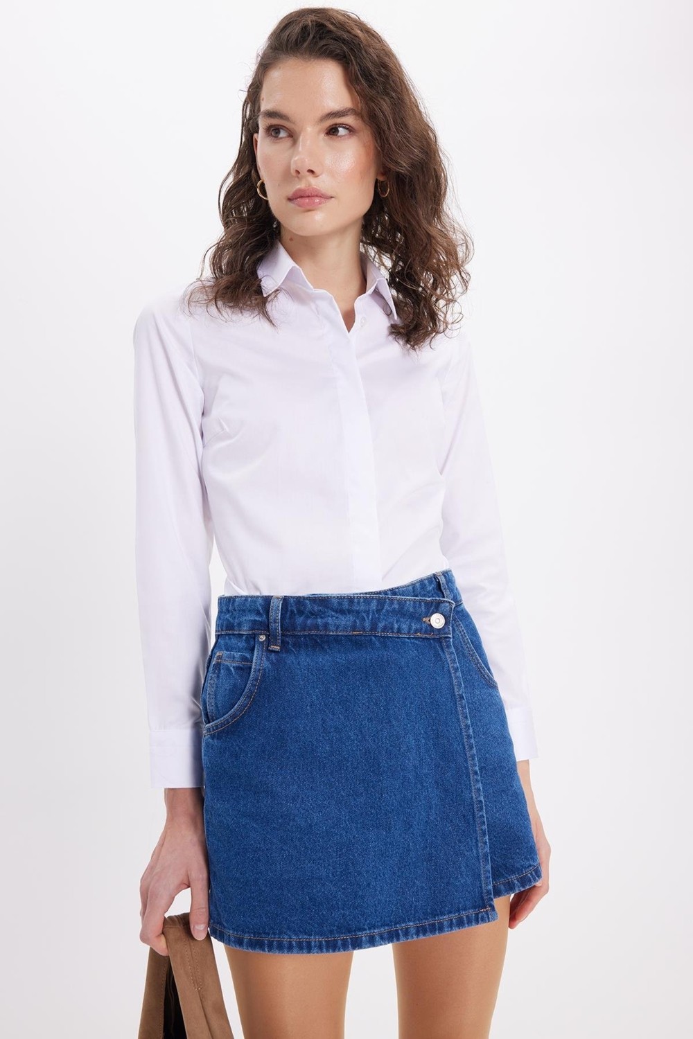 Tudors Kadın Slim Fit Non-Iron Pamuklu Vücuda Oturan Ütü Gerektirmez Pensli Beyaz Gömlek görsel 2