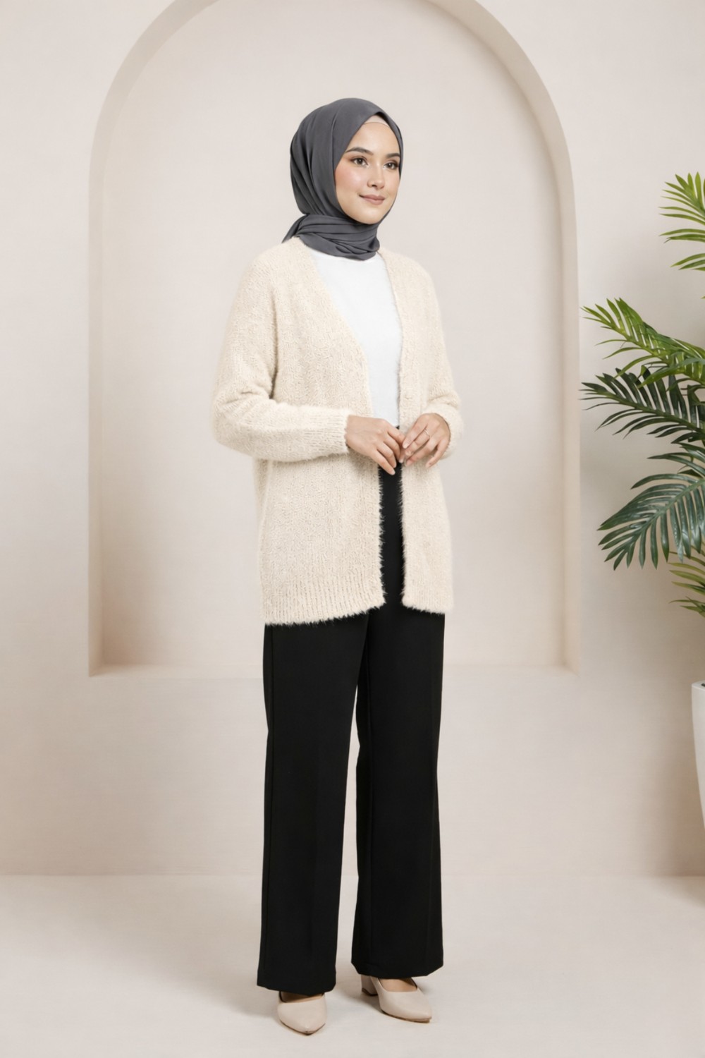 Tesettür Diyarı Triko Frost Hırka- Siyah Standart (36-42 Uyumlu) görsel 4