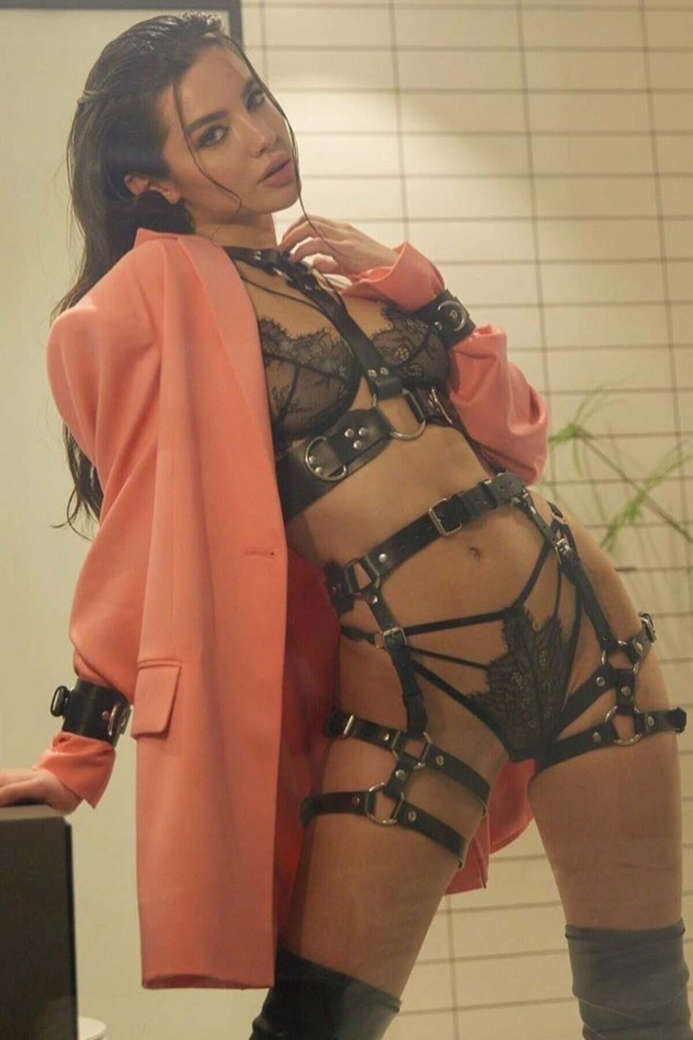 Motto10 Butik HDY MOTTO10 Butik Büyük Halkalı Geniş Şeritli Fantezi Deri Harness Takım - APFT692
